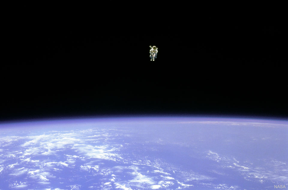 passeggiata spaziale, spacewalk